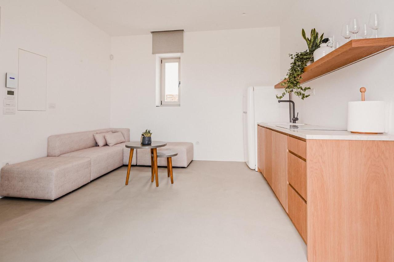 Amarelo Suites Klouvas Luaran gambar