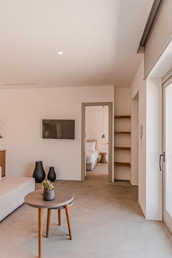 Amarelo Suites Klouvas Luaran gambar